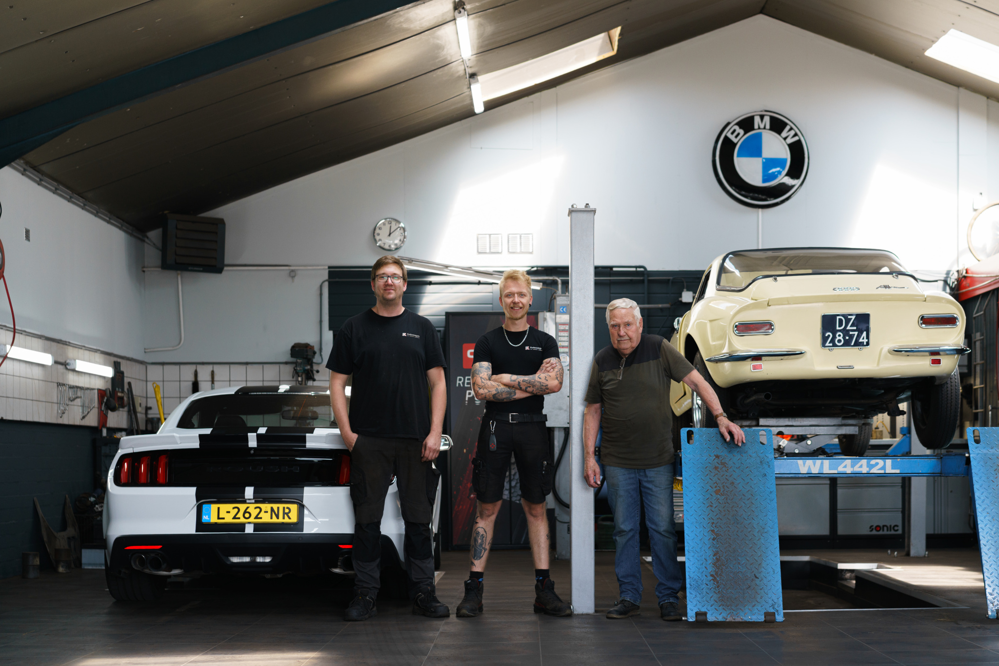 Foto van het volledige team